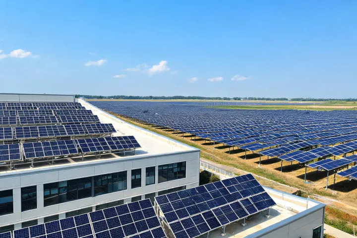 Solar modules operating across commercial and utility applications